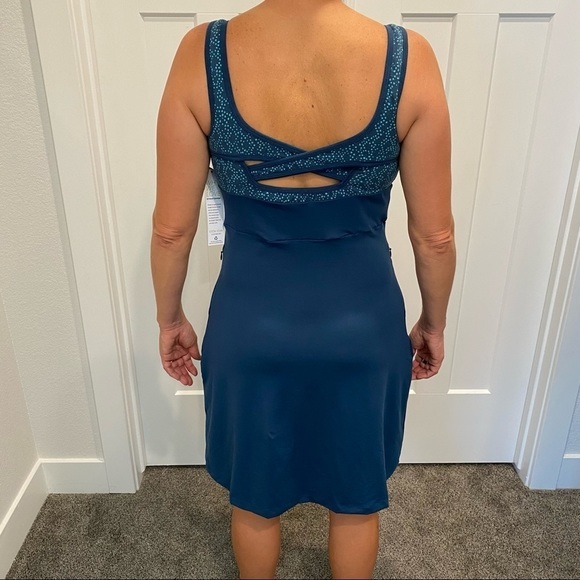 Title Nine Women’s Trellis Blue Connelly Dress w/Built-in Bra Size Medium - Picture 3 of 10